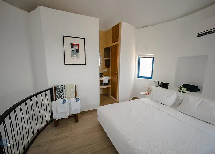 Zen Blue Mills - Luxury In Kea Island Koundouros