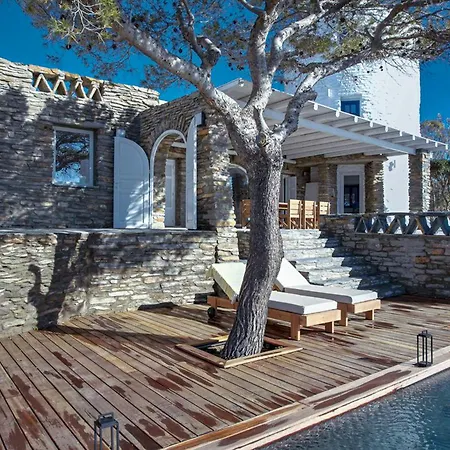 Willa Zen Blue Mills Koundouros